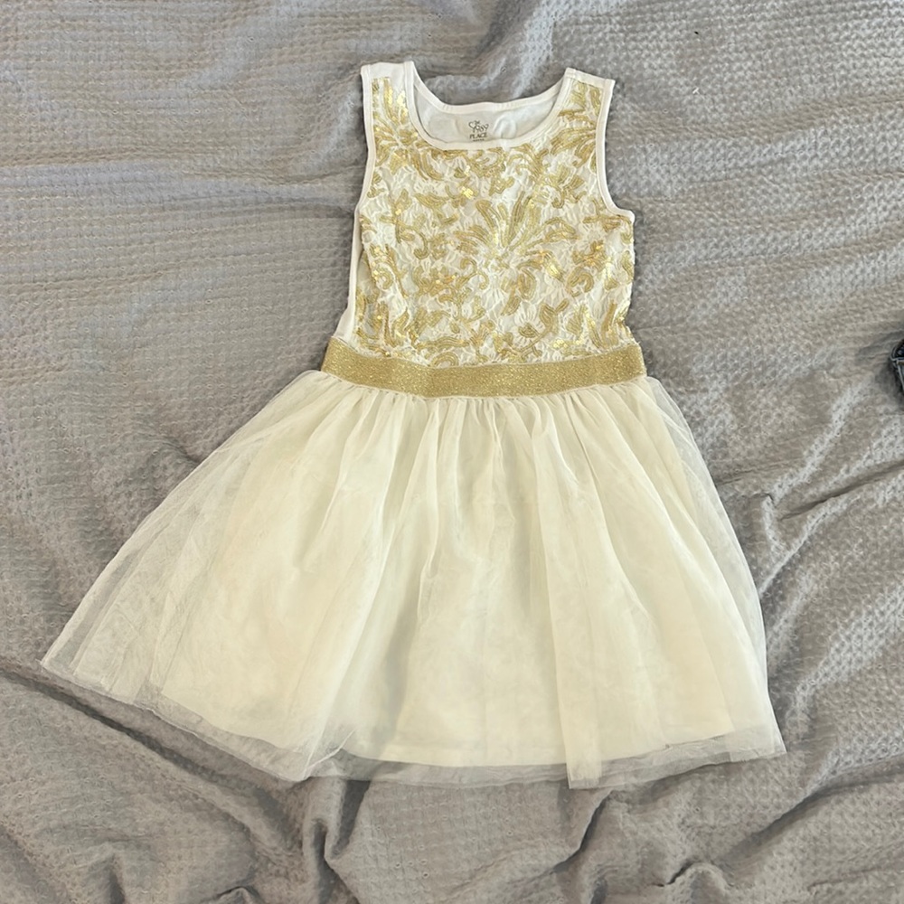 Sparkly dress with tule for girls, mint condition, worn once or twice